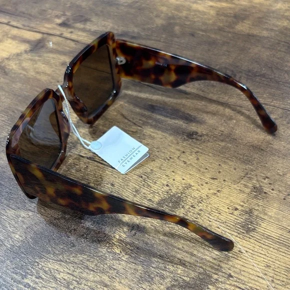 Tortoise Shell Sunglasses - Picture 2 of 2